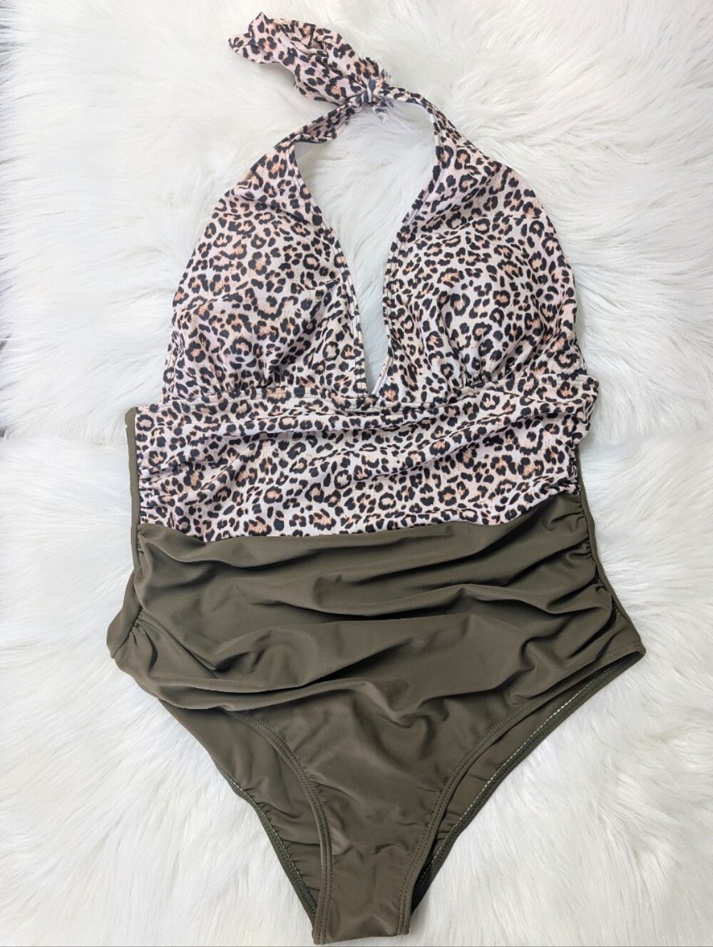 🆕 Chic Women's One Piece Halter Neck Leopard Print Swimsuit, Ruched Belly 🐆 - Picture 8 of 15